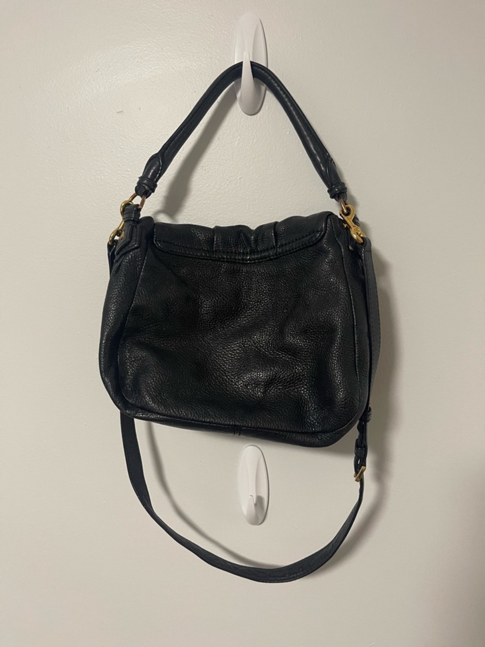 Marc Jacobs Black Leather Hobo Shoulder Bag with Gold Plaque - Picture 6 of 7
